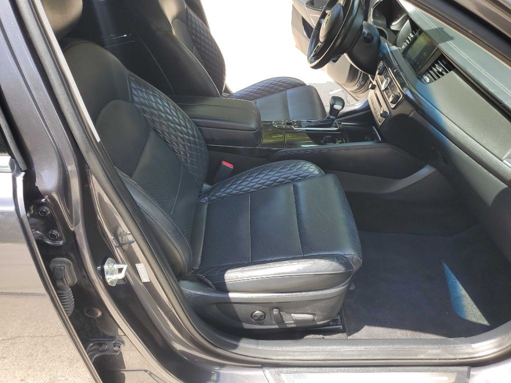 2017 Kia Cadenza Image 27