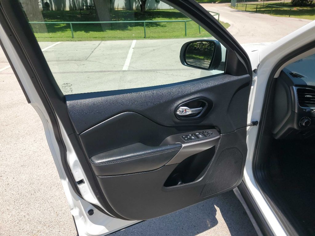 2020 Jeep Cherokee Image 19