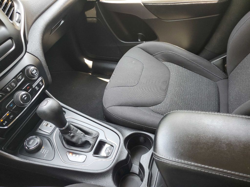 2020 Jeep Cherokee Image 39