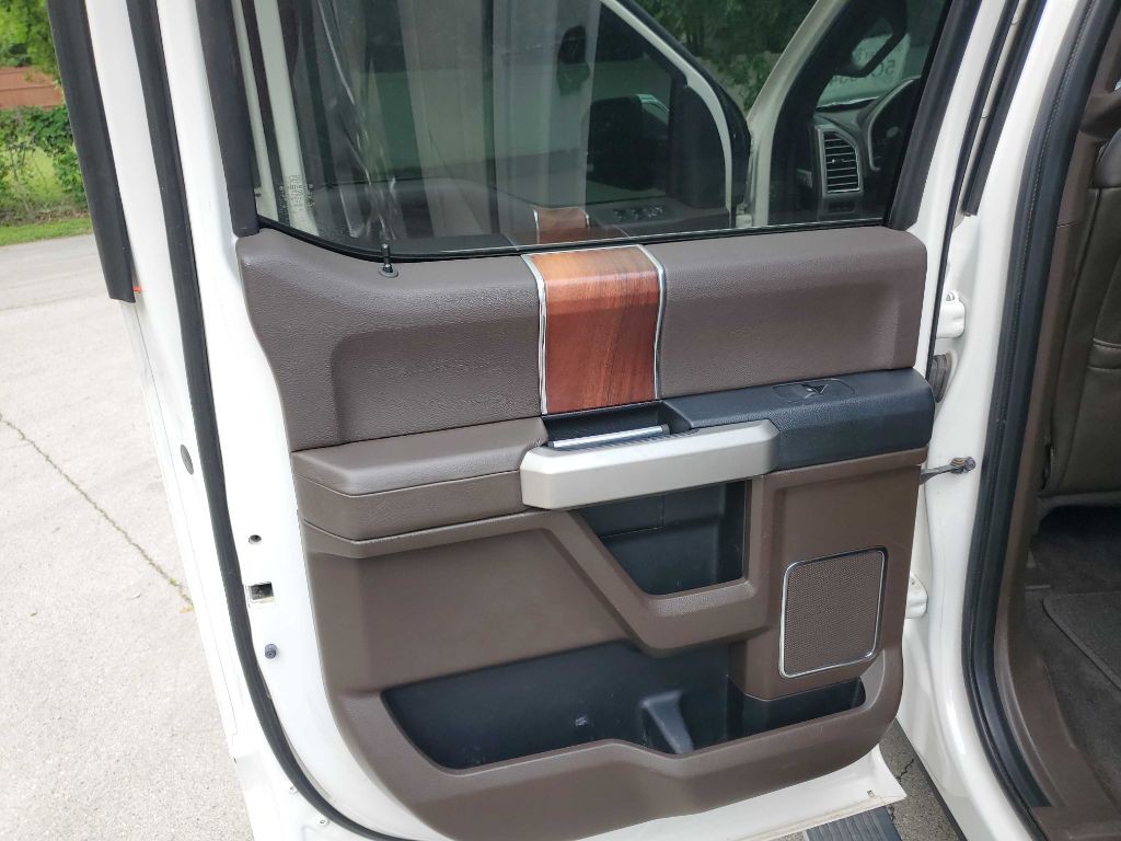 2015 Ford F-150 Image 29