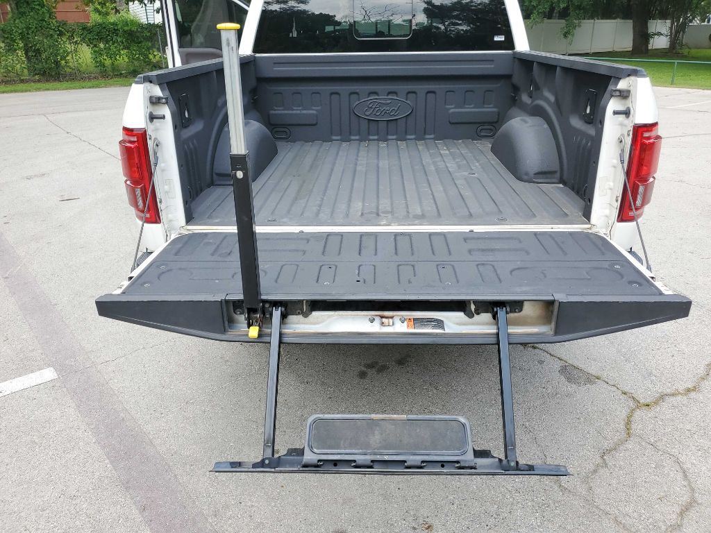 2015 Ford F-150 Image 34