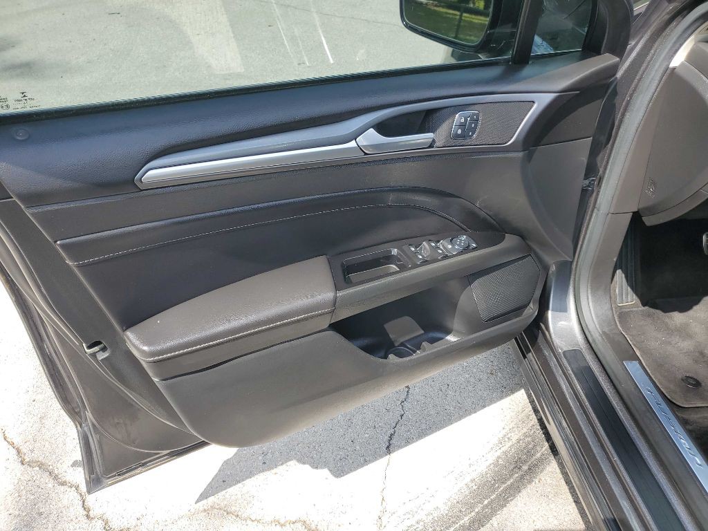 2015 Ford Fusion Image 17