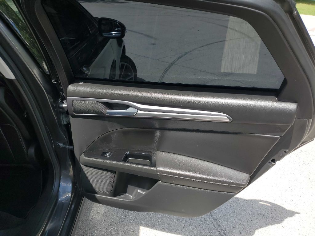 2015 Ford Fusion Image 25