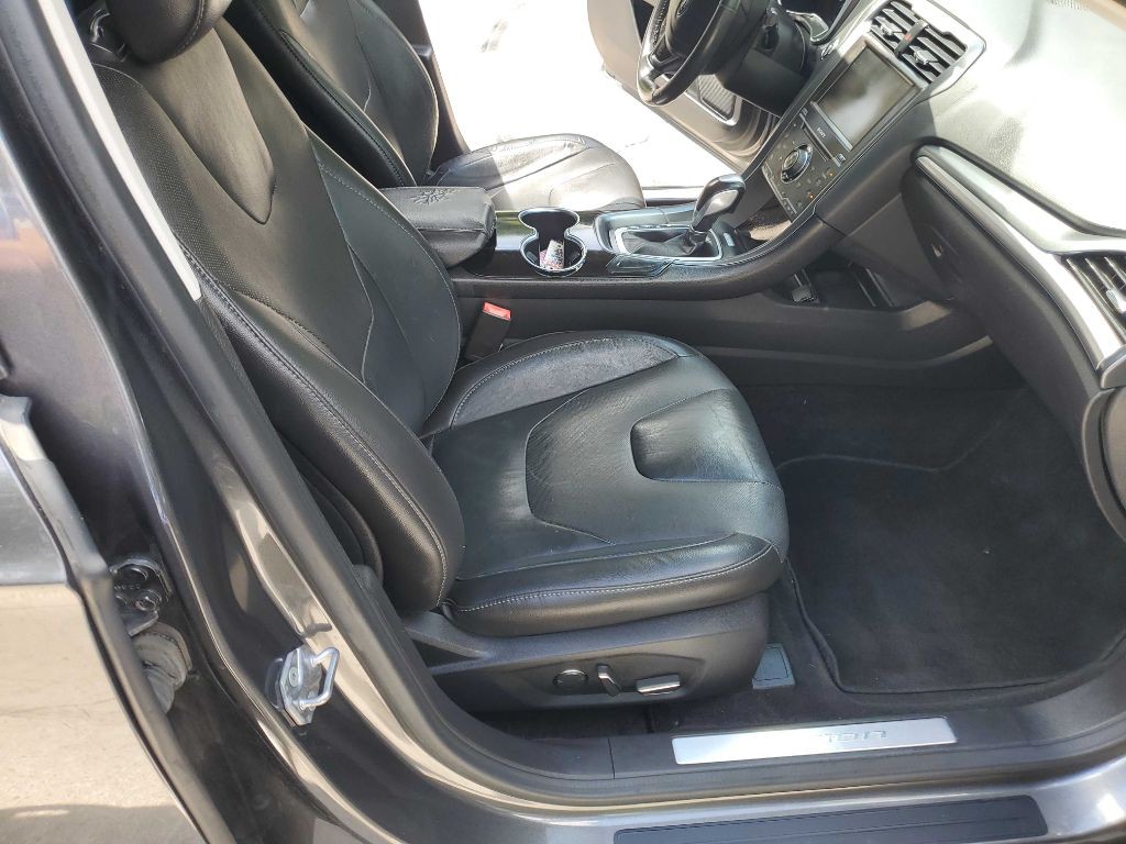 2015 Ford Fusion Image 28