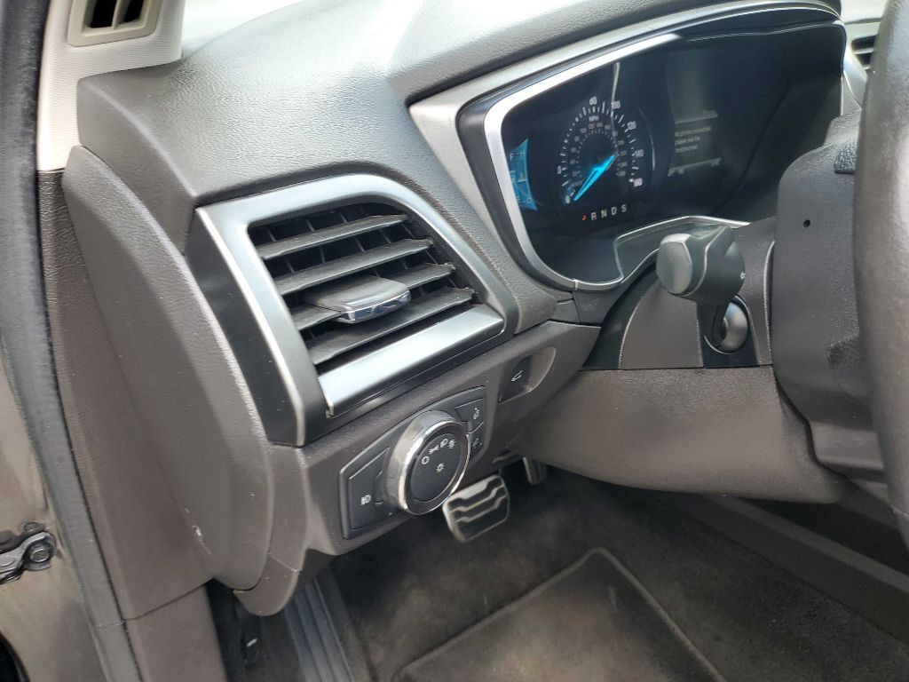 2015 Ford Fusion Image 31