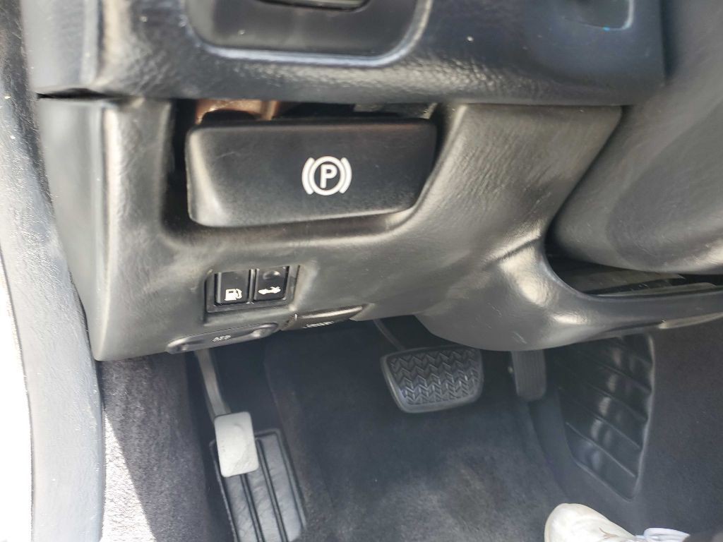 2006 Lexus SC Image 30