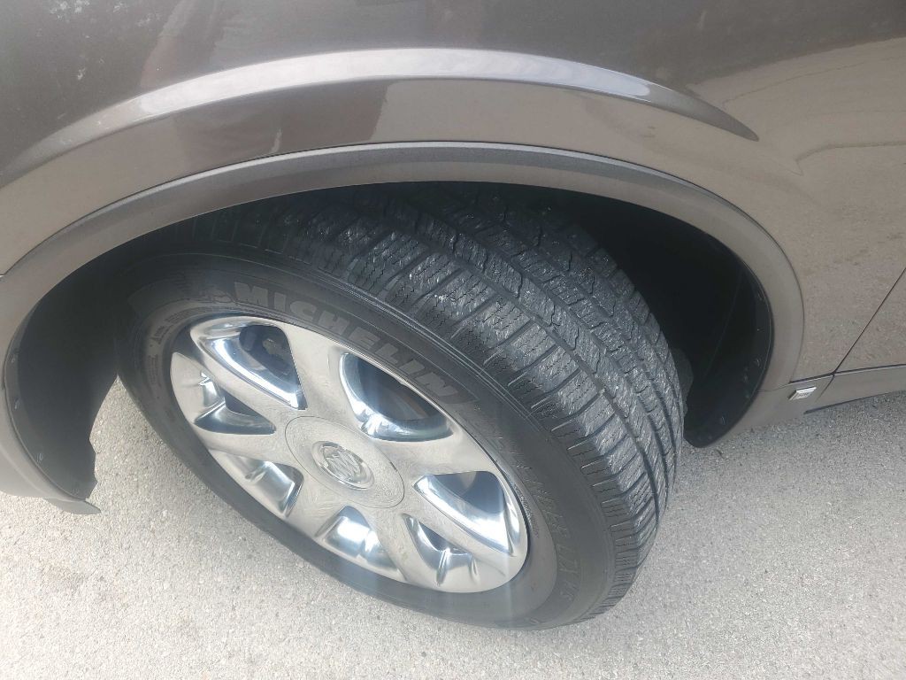 2010 Buick Enclave Image 12