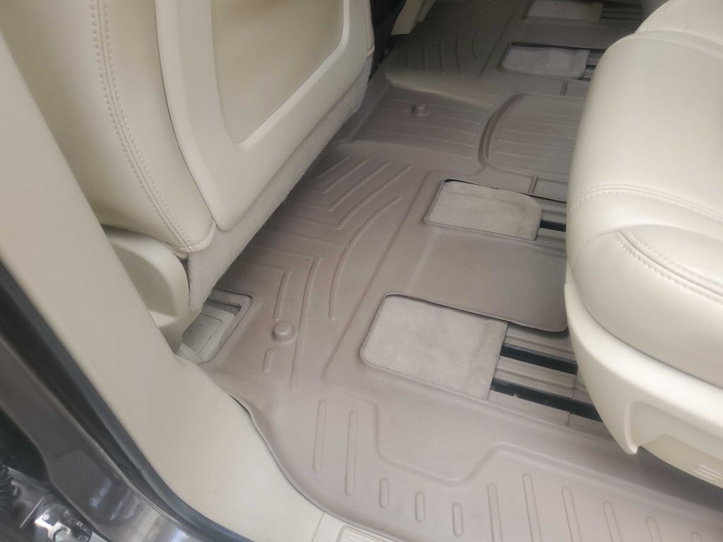 2010 Buick Enclave Image 24