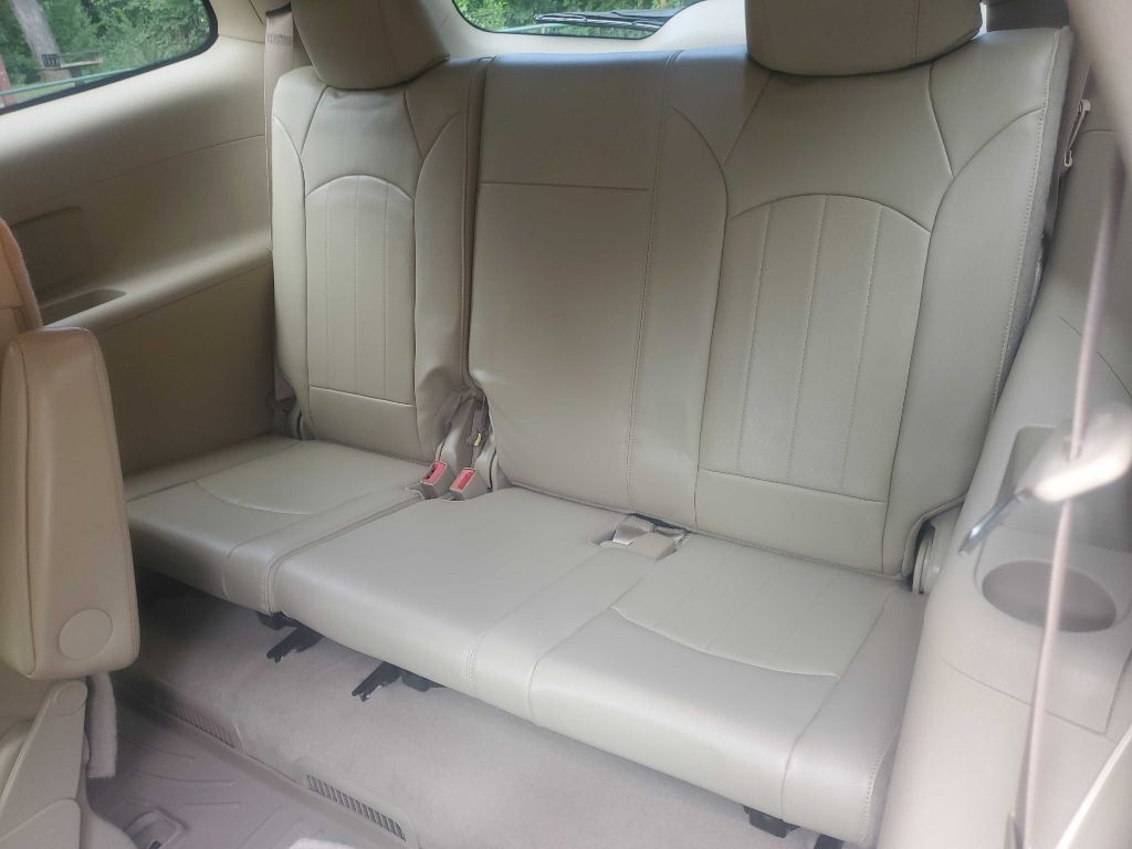 2010 Buick Enclave Image 25