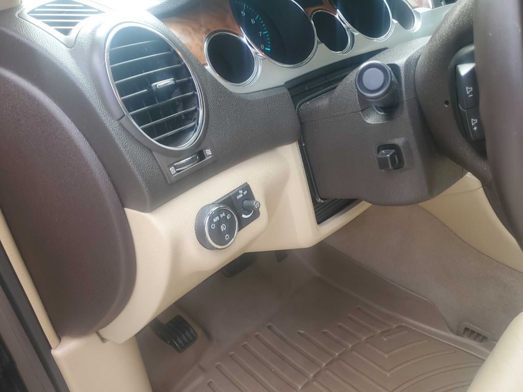 2010 Buick Enclave Image 36
