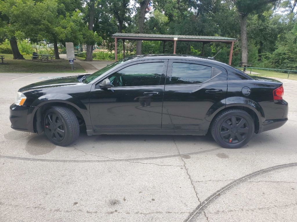 2013 Dodge Avenger Image 3