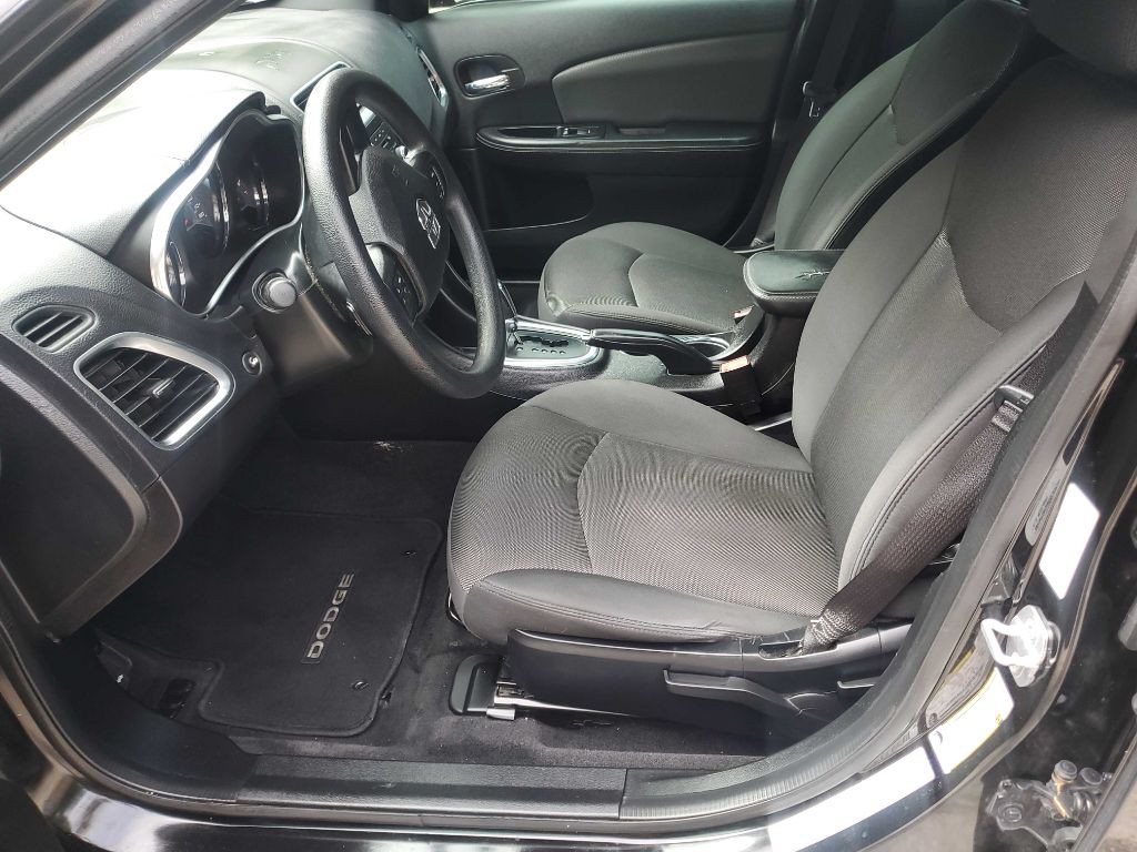 2013 Dodge Avenger Image 17