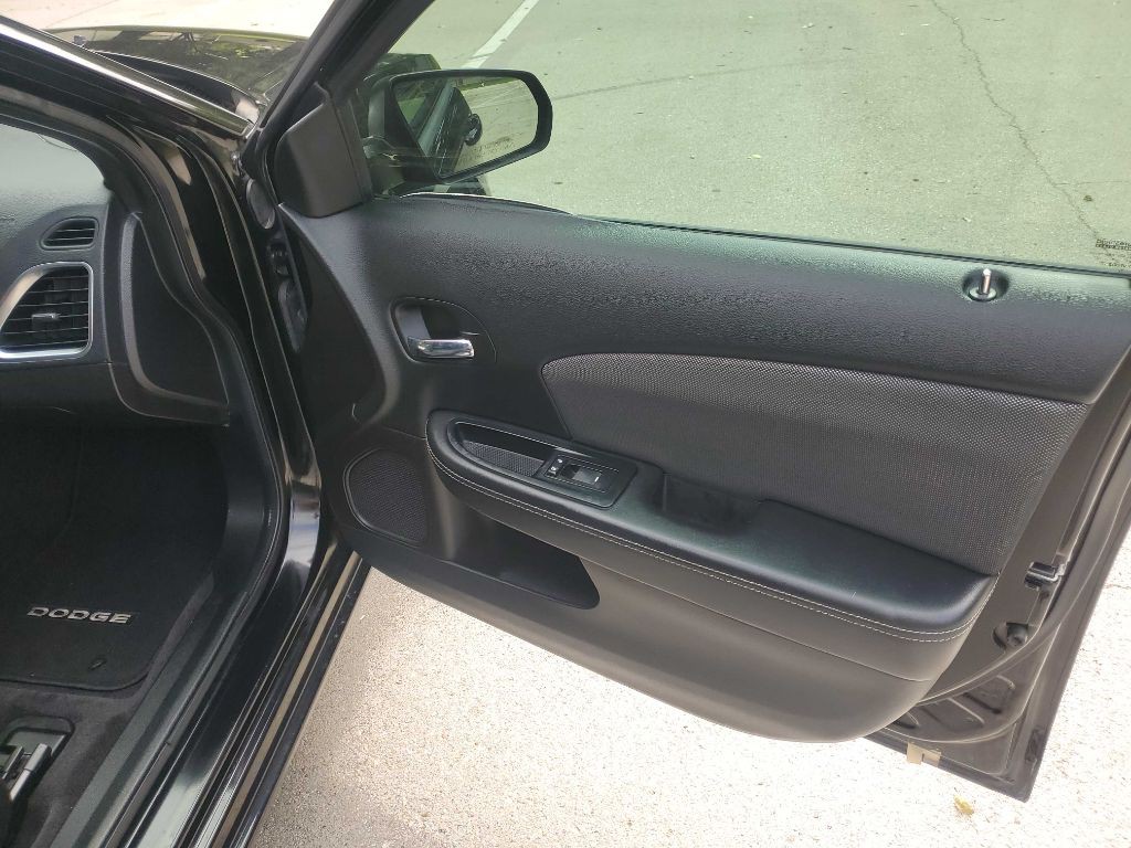 2013 Dodge Avenger Image 25