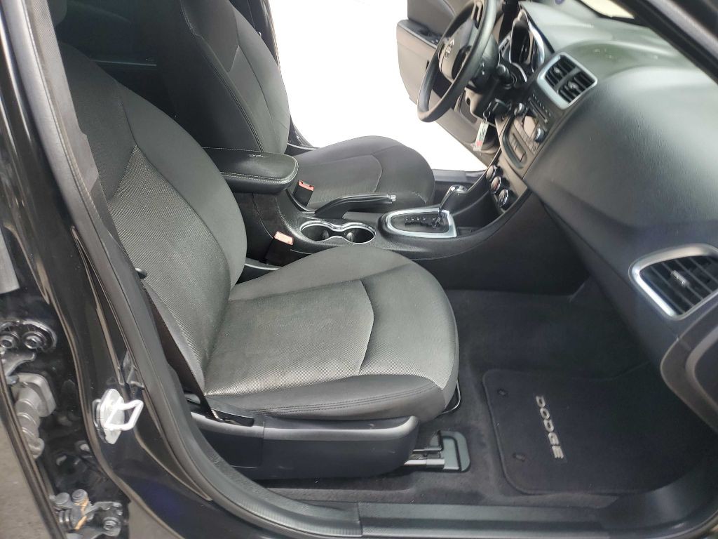 2013 Dodge Avenger Image 26