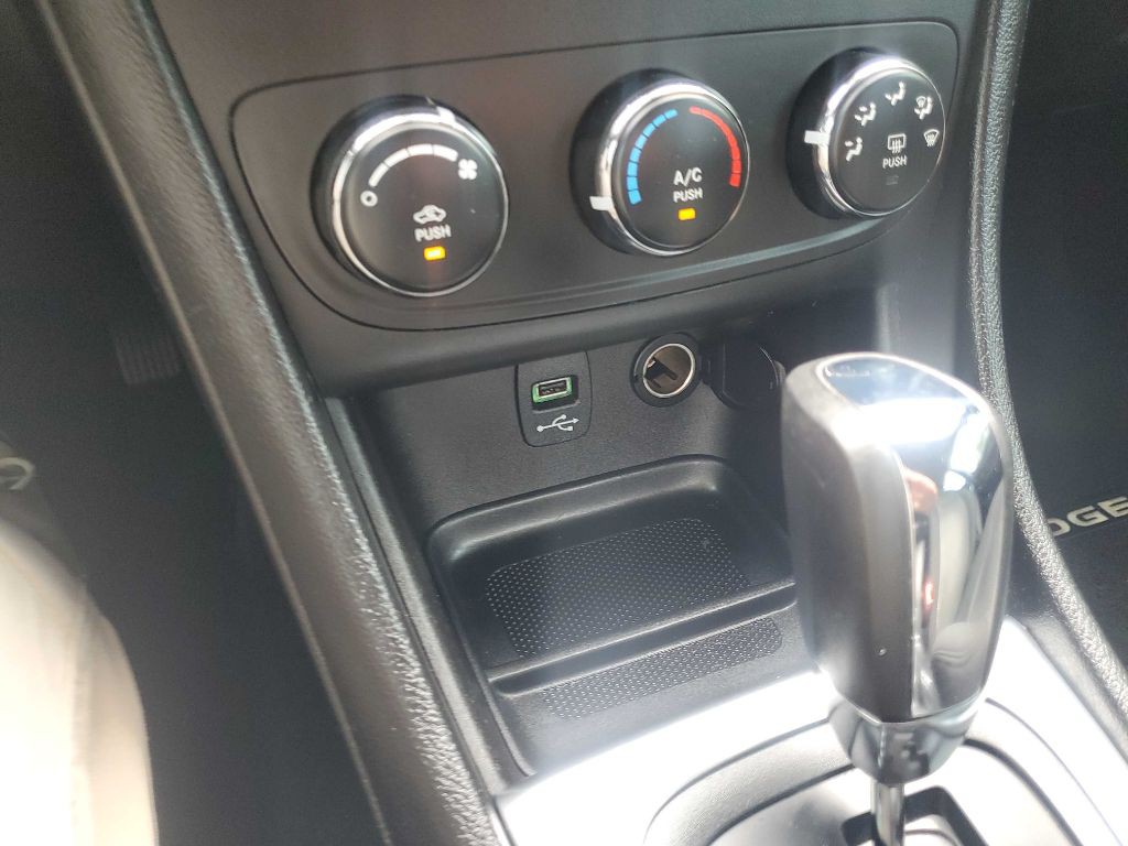 2013 Dodge Avenger Image 31