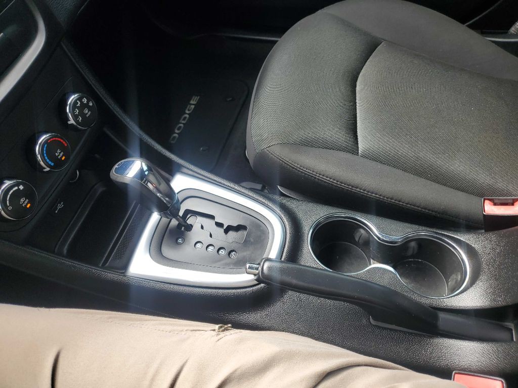 2013 Dodge Avenger Image 32