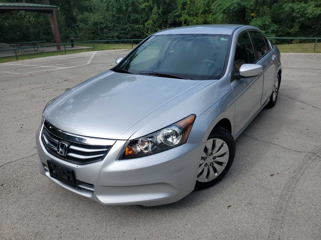 2011 Honda Accord Image 2