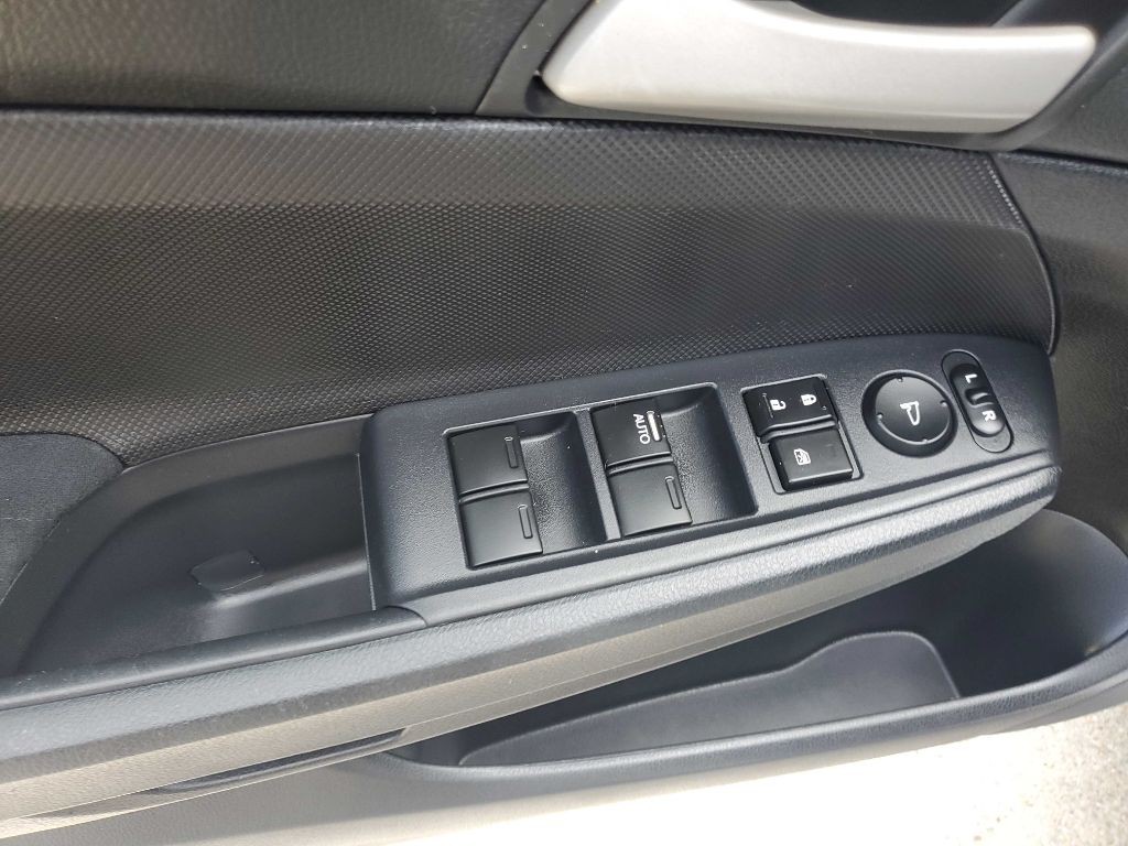 2011 Honda Accord Image 17