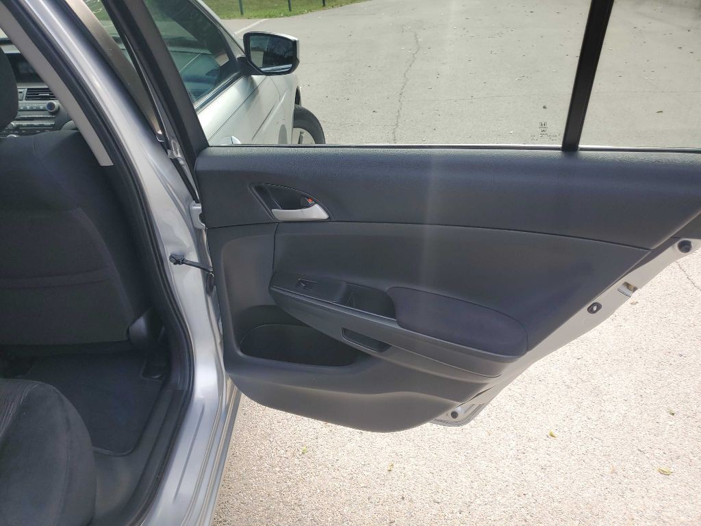 2011 Honda Accord Image 25