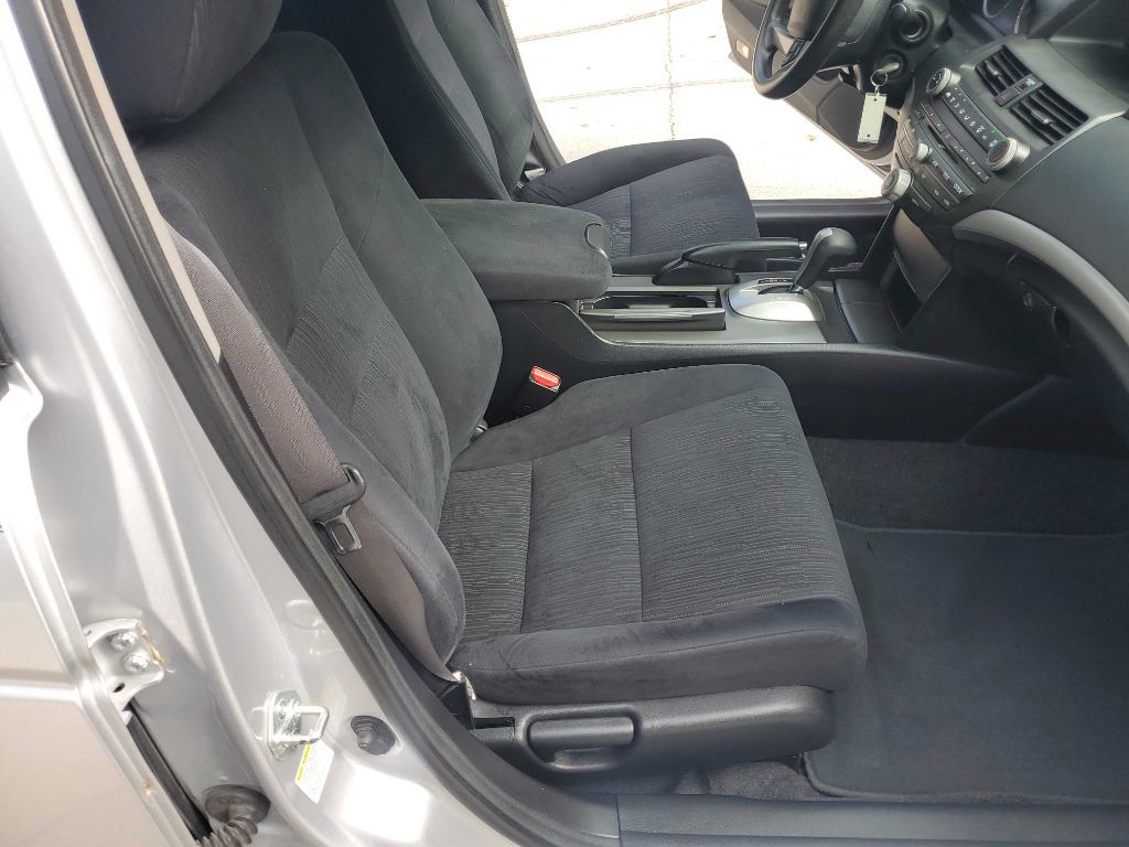 2011 Honda Accord Image 28