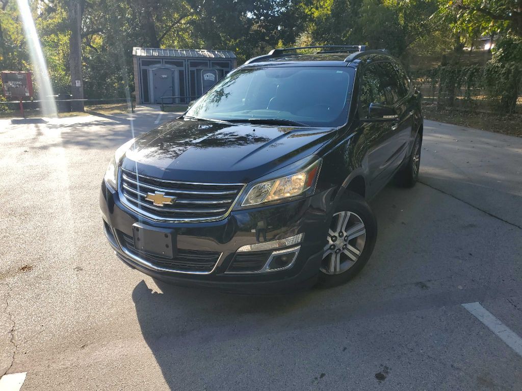 2017 Chevrolet Traverse Image 2