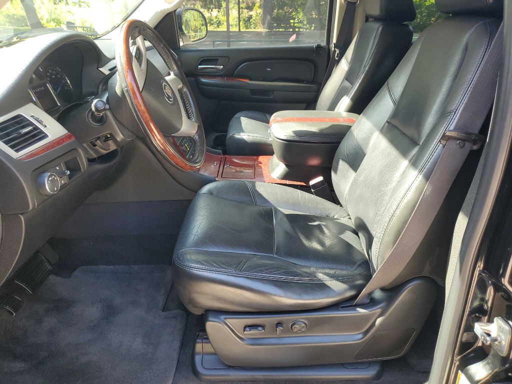 2007 Cadillac Escalade Image 23