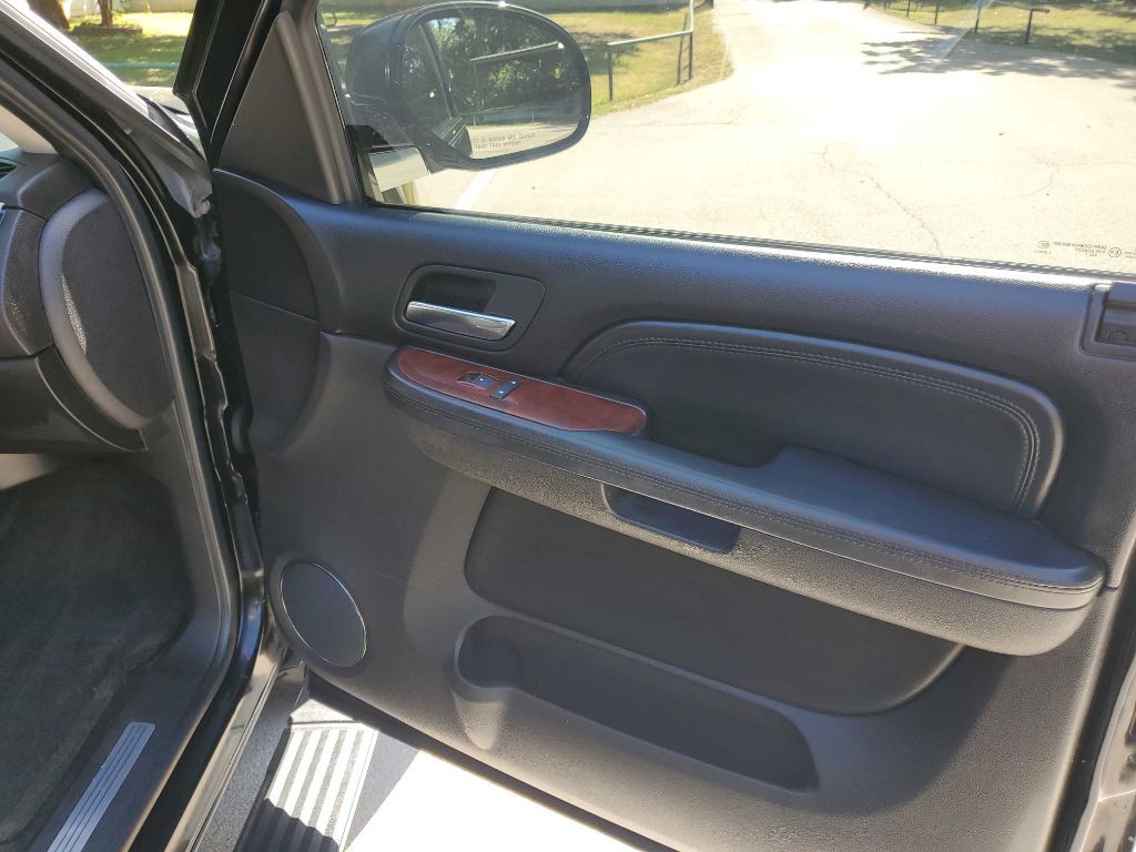 2007 Cadillac Escalade Image 35
