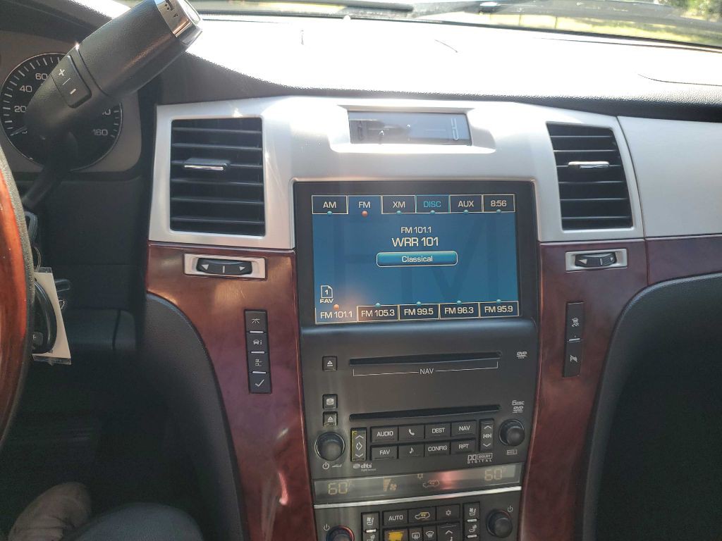 2007 Cadillac Escalade Image 40