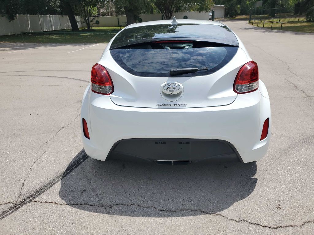2015 Hyundai Veloster Image 5