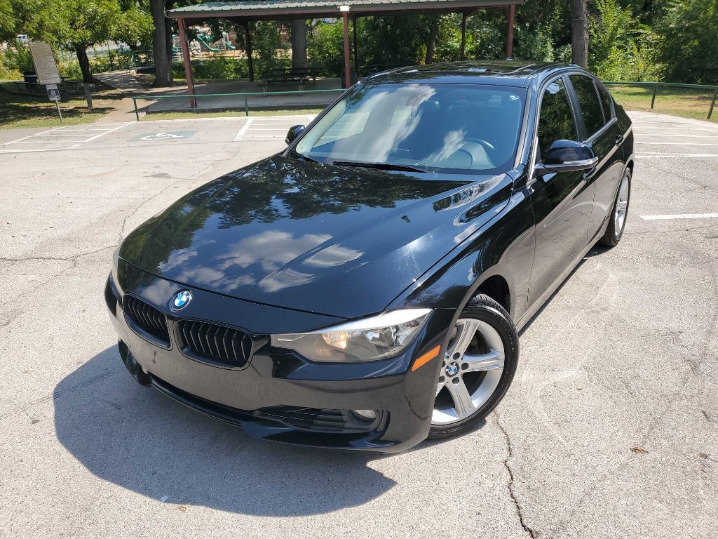 2014 BMW 3 Series Image 2