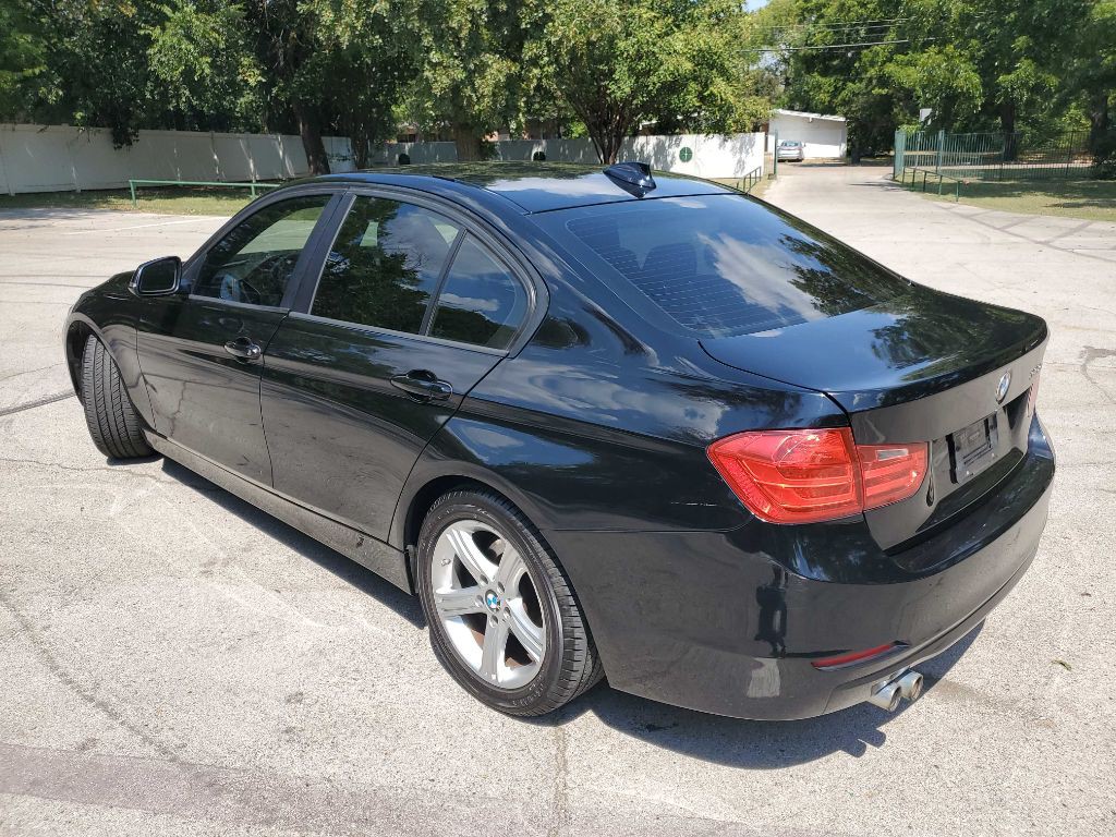 2014 BMW 3 Series Image 4