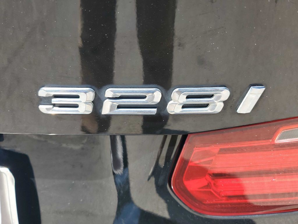 2014 BMW 3 Series Image 14
