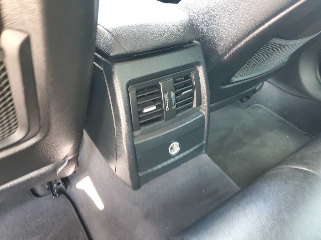 2014 BMW 3 Series Image 21