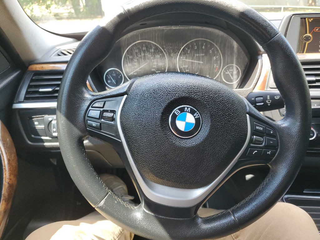 2014 BMW 3 Series Image 29