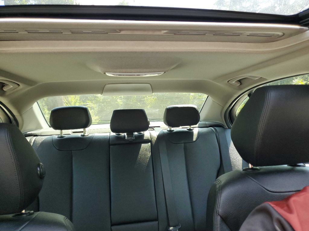 2014 BMW 3 Series Image 37