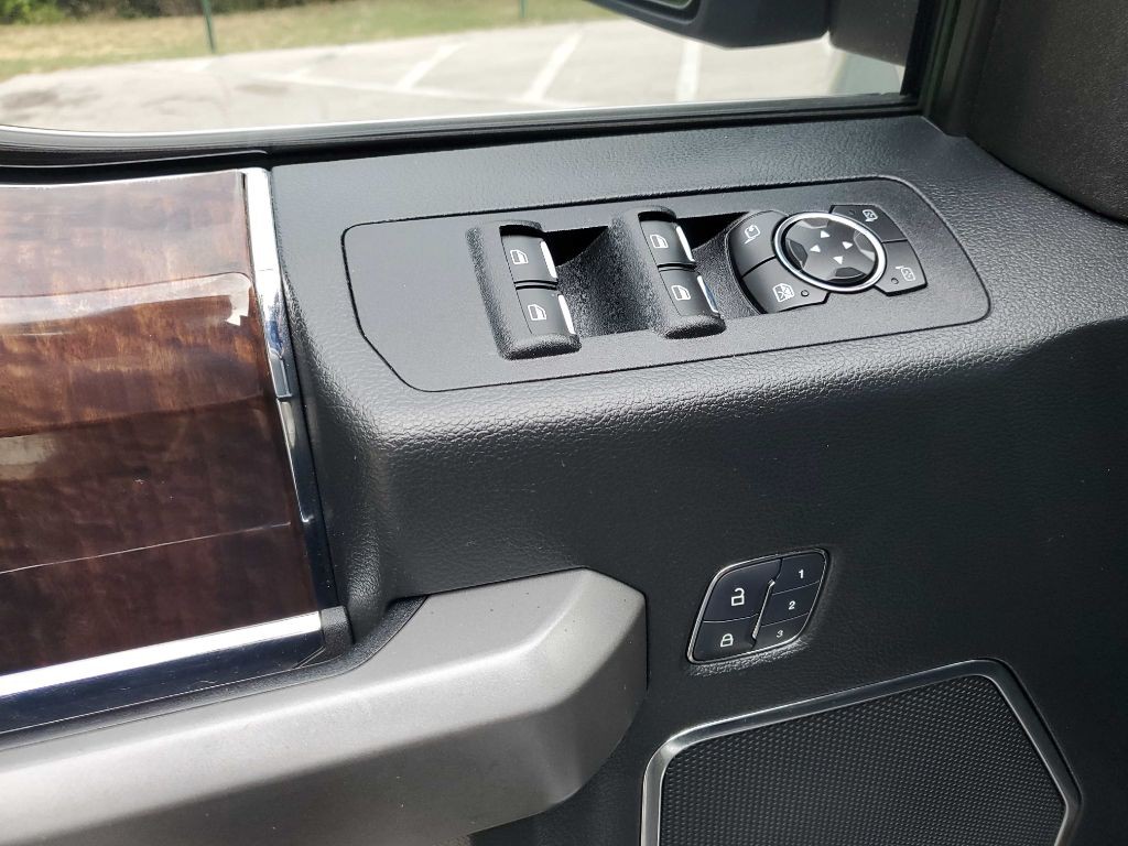 2015 Ford F-150 Image 24