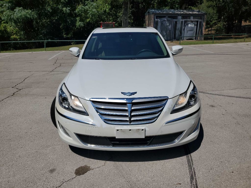 2013 Hyundai Genesis Image 9