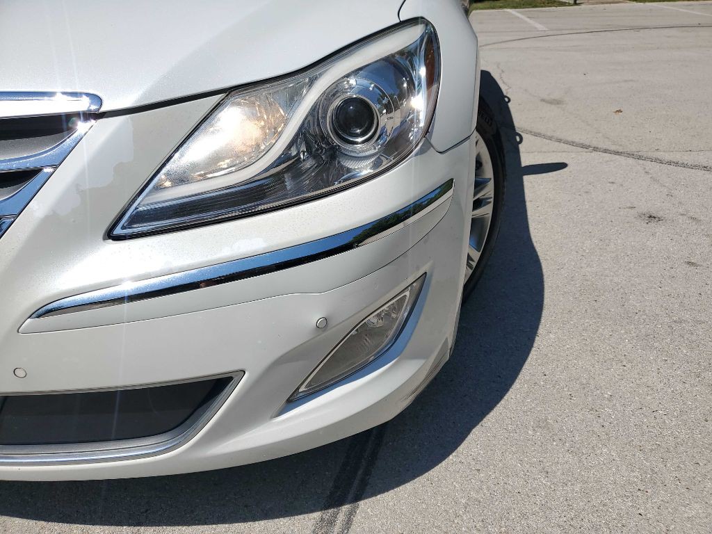 2013 Hyundai Genesis Image 12
