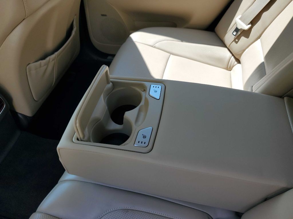 2013 Hyundai Genesis Image 20