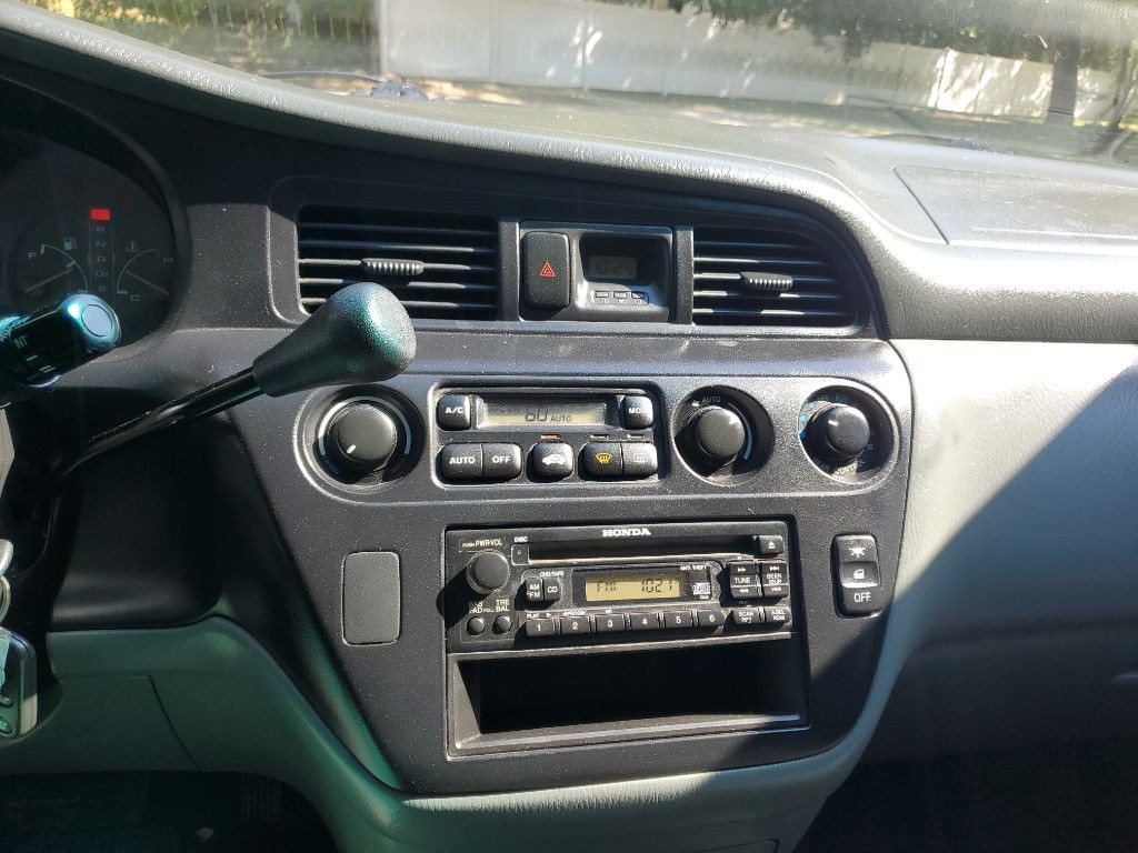 2002 Honda Odyssey Image 35