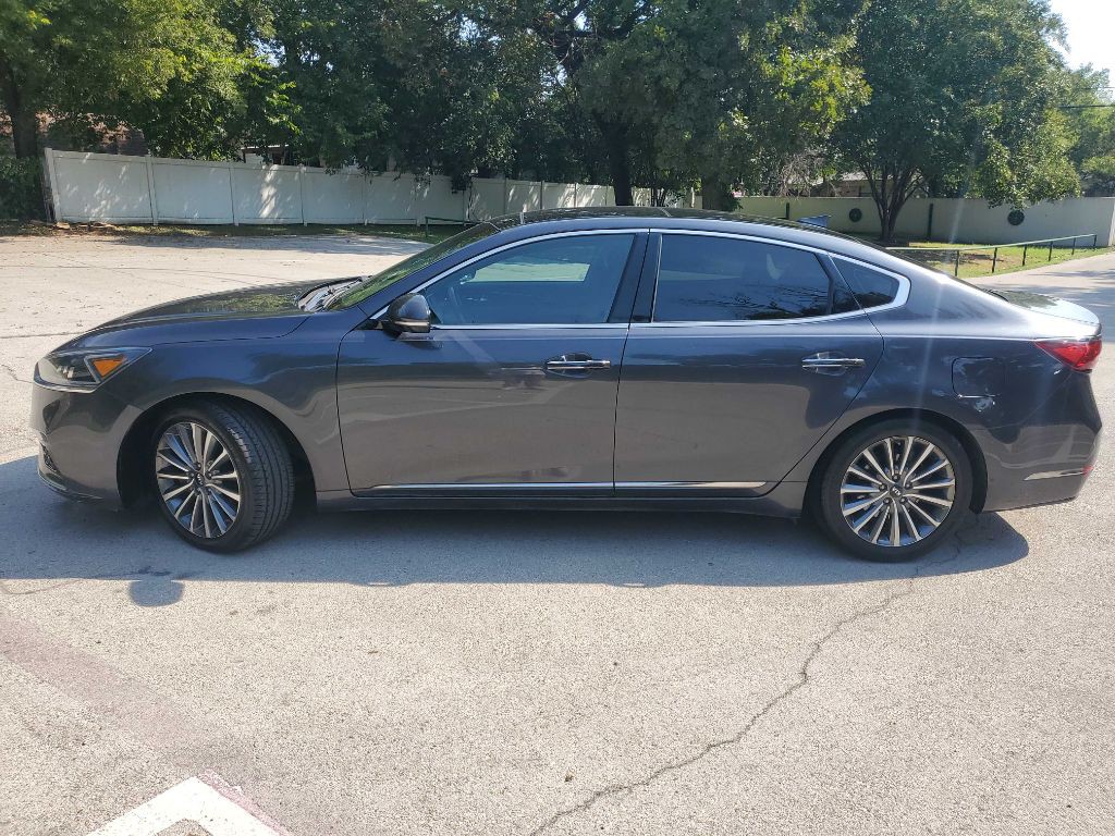2017 Kia Cadenza Image 3