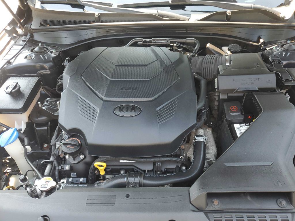 2017 Kia Cadenza Image 10