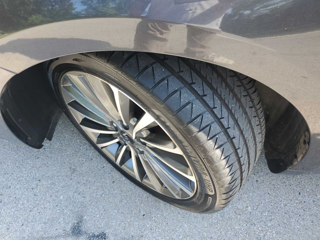 2017 Kia Cadenza Image 13