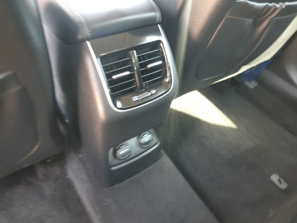 2017 Kia Cadenza Image 21