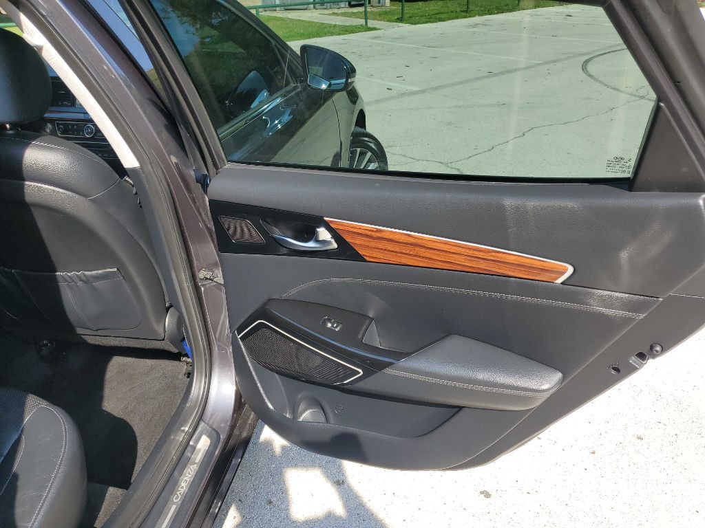 2017 Kia Cadenza Image 25