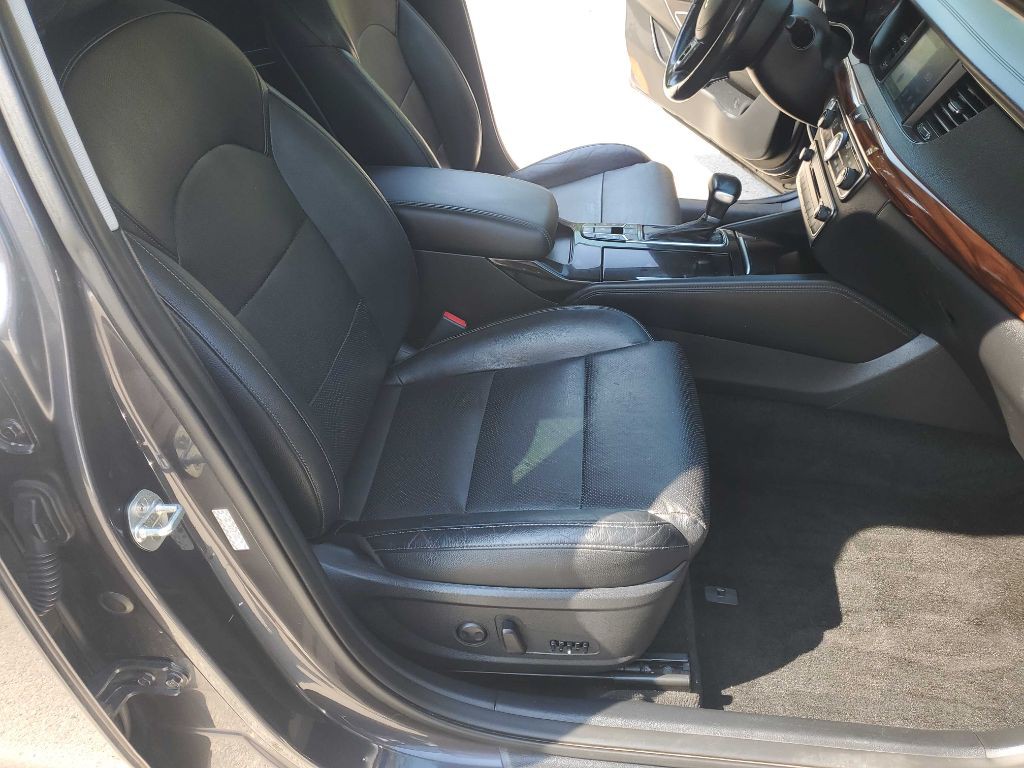 2017 Kia Cadenza Image 28