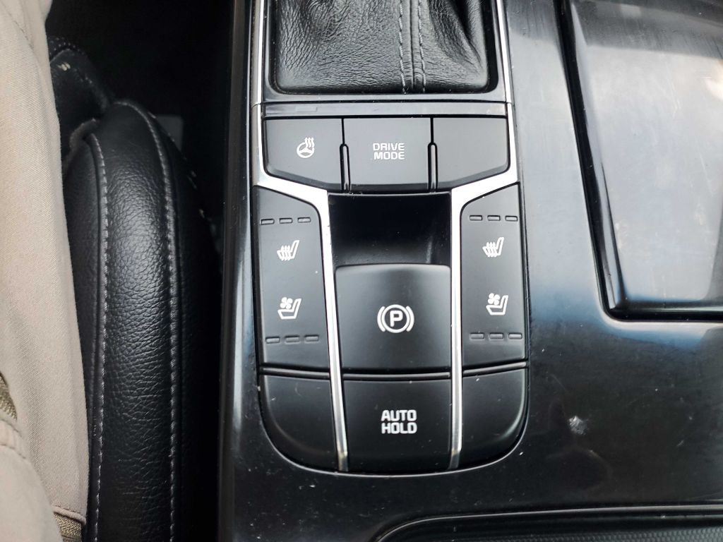 2017 Kia Cadenza Image 37