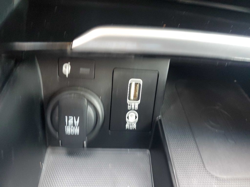 2017 Kia Cadenza Image 38