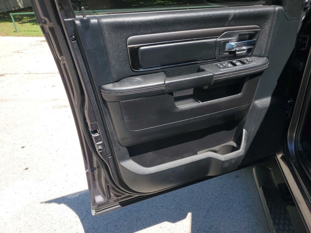 2014 RAM 1500 Image 25