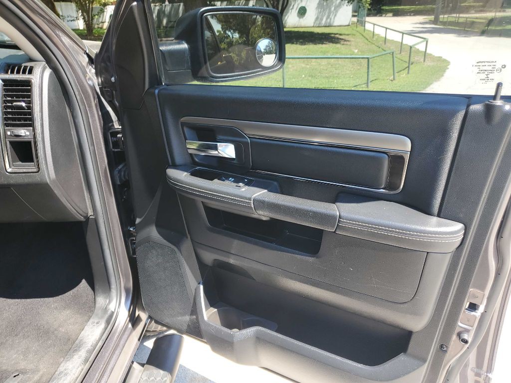 2014 RAM 1500 Image 35